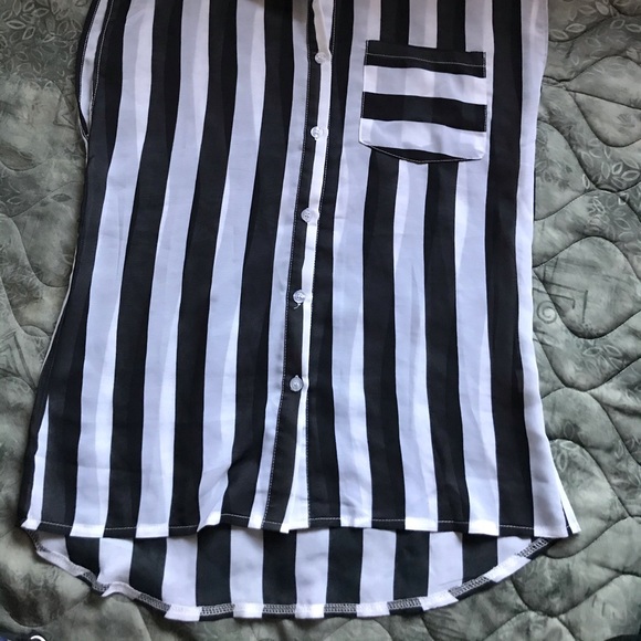 Button down striped “referee” style tank - Picture 3 of 7